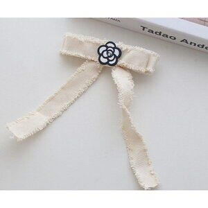 Tweed Ribon camelia Hair Pins Ivory